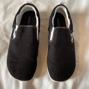 Women’s Size 9 Black Xero Aptos